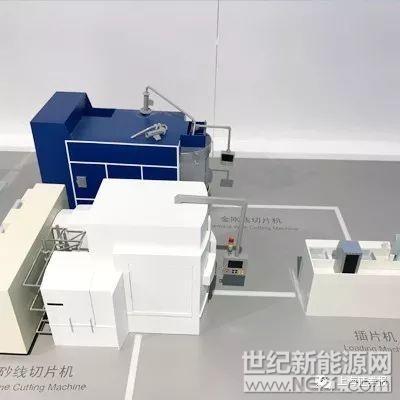 近日,保利协鑫切片事业部副总裁、砂浆机金刚线切割改造技术攻关小组组长刘建平突然在微信上向记者发来一张“烤全羊”的照片。