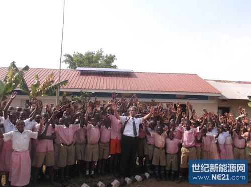 secondary school京瓷向坦桑尼亚的4所中学以及乌干达的3所小学捐赠了
