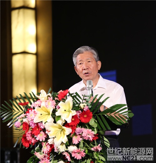侯云春