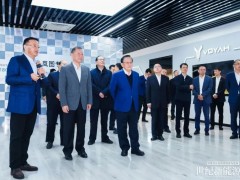 万钢：不局限纯电单一路径，统筹氢能等技术协同推进