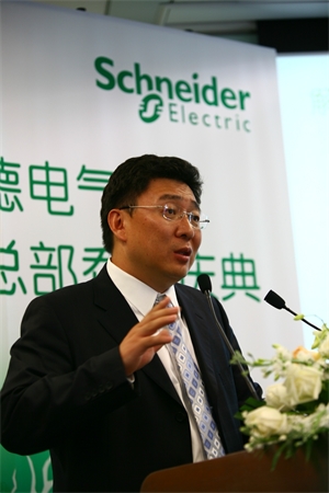 施耐德电气中国区总裁朱海在庆典前接受采访自施耐德电气1987年进入